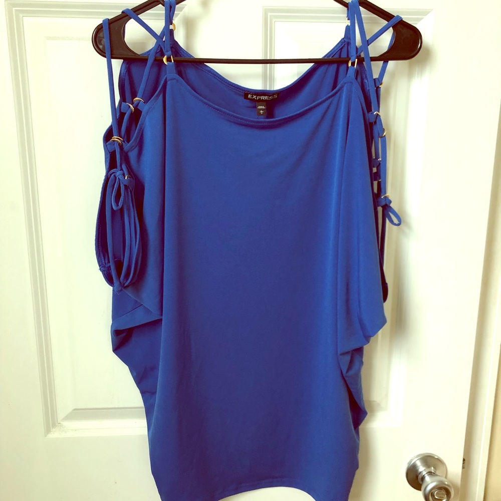 NWT strappy going out top
